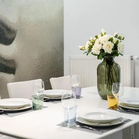 Lejlighed Modern Minimalism Near Old Market By Renters